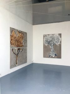 Mickey Pujolar Leray, B et Narciso, 2020, vue d’installation, Marouflage sur toile de lin monté sur châssis. 200 x 150 cm, © DNSEP