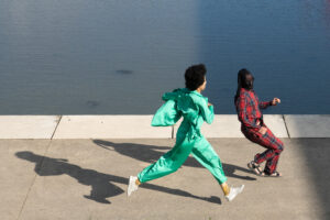 7)	Elisabeth Banom et Martijn Van Elferen dans le cadre du festival Axe Majeur, Amphithéâtre de l'Axe Majeur, Cergy-Pontoise, 2022 © Maria Abdullaeva